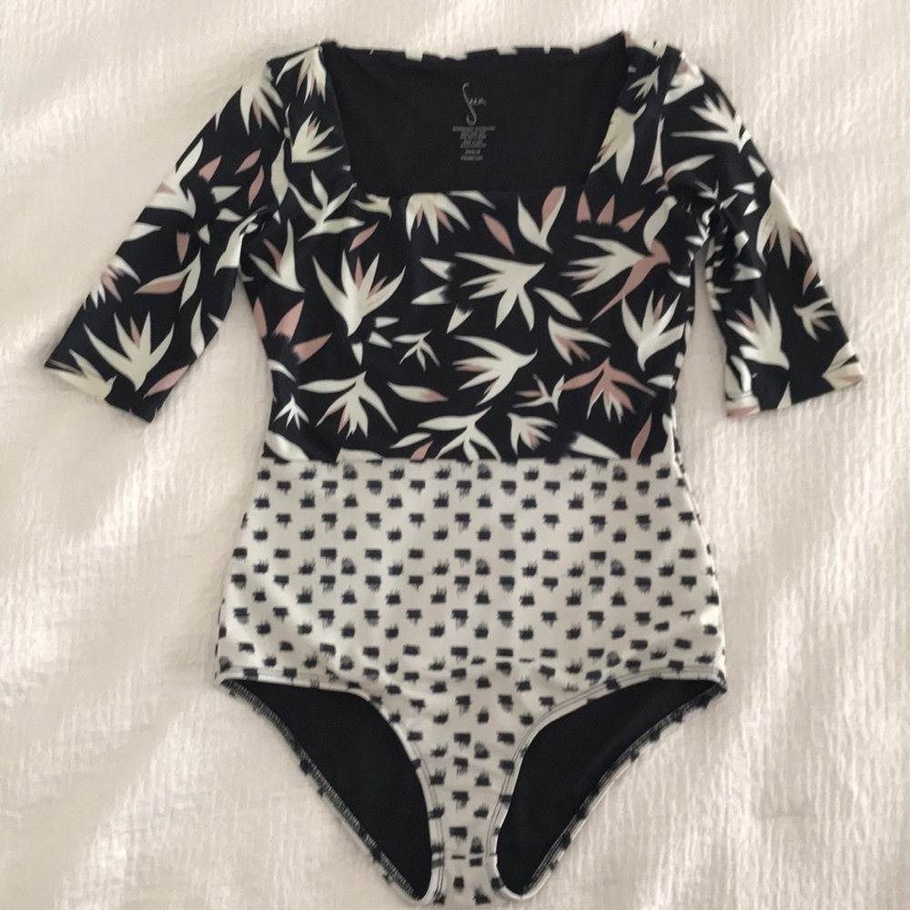 Seea short-sleeved swimsuit/surf suit- For Ayaka